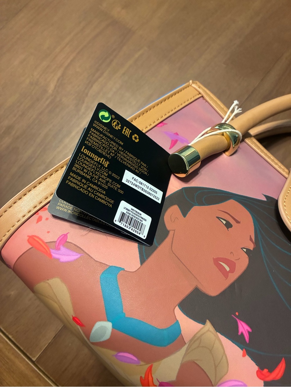 NWT Loungefly Disney Pocahontas Princess Scene Crossbody Bag - Picture 7 of 7